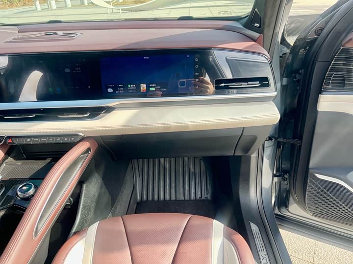 Фото 13 - Geely Monjaro