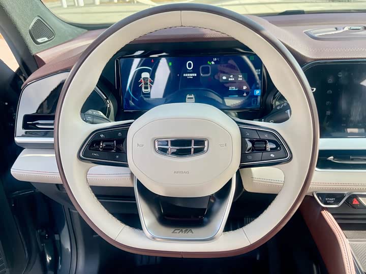 Фото 15 - Geely Monjaro