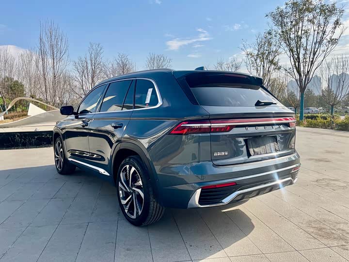 Фото 18 - Geely Monjaro