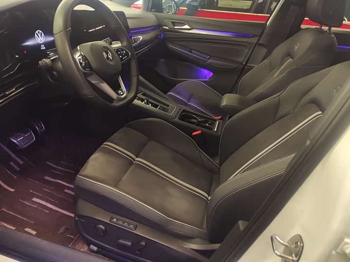 Фото 7 - Volkswagen Golf