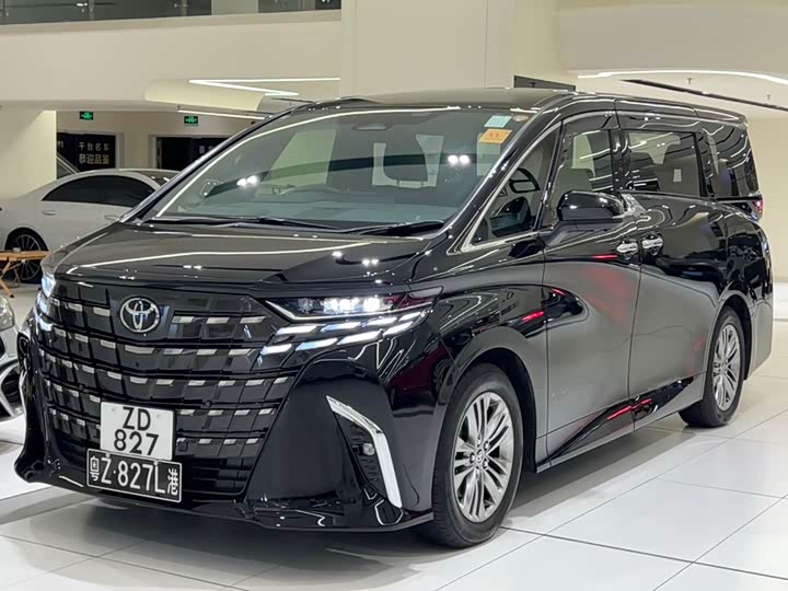 Фото 1 - Toyota Alphard