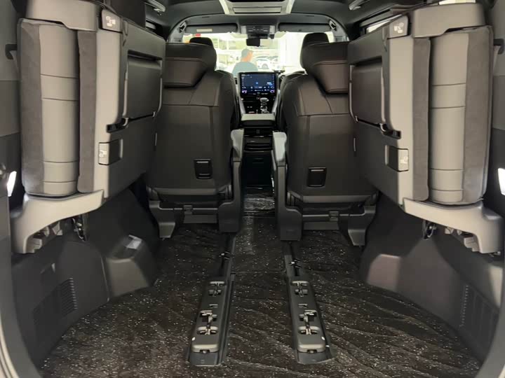 Фото 12 - Toyota Alphard