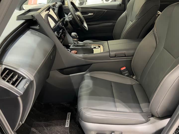 Фото 4 - Toyota Alphard