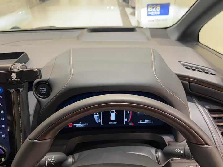 Фото 8 - Toyota Alphard