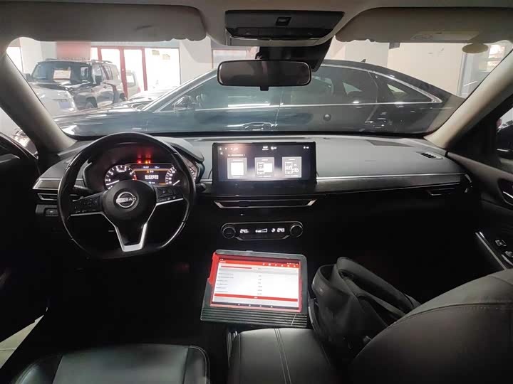 Фото 10 - Nissan Teana