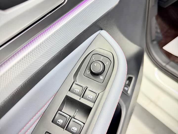 Фото 11 - Volkswagen Lamando L