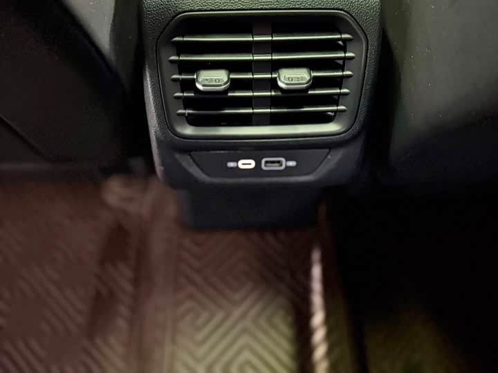 Фото 16 - Volkswagen Lamando L