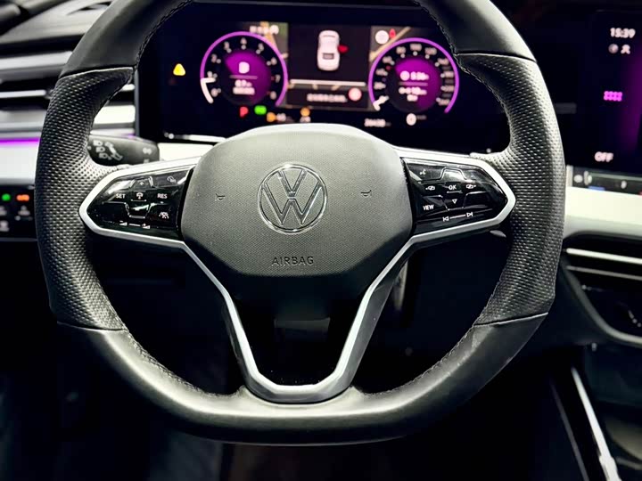 Фото 21 - Volkswagen Lamando L