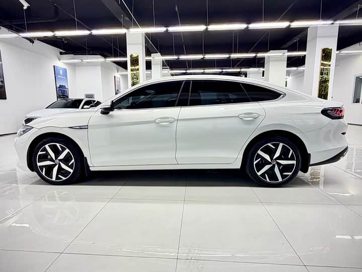 Фото 3 - Volkswagen Lamando L