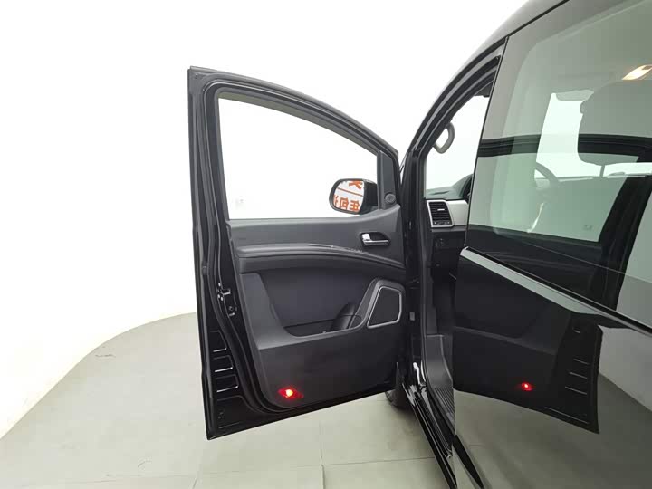 Фото 14 - JAC Refine M4