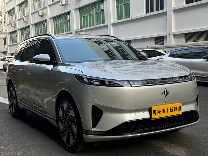 Фото 3 - Dongfeng Yipai eπ 008