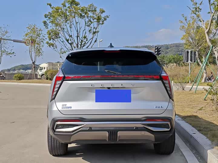 Фото 4 - Geely Atlas L