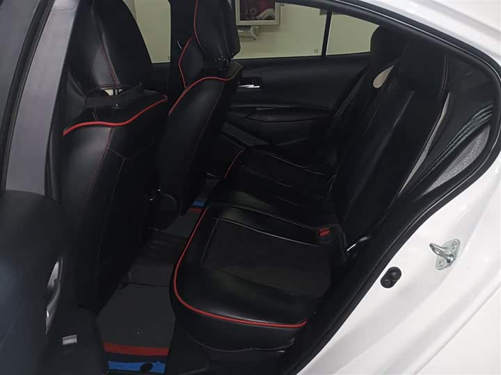 Фото 17 - Toyota Corolla