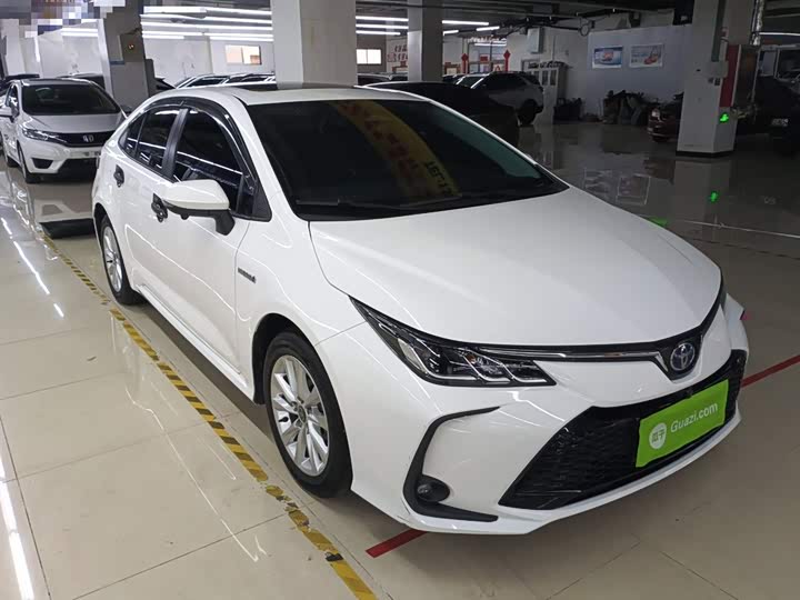 Фото 4 - Toyota Corolla