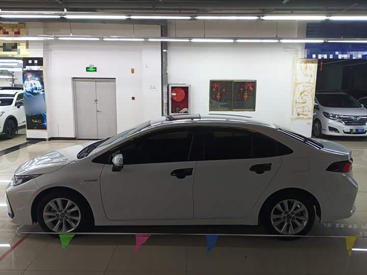 Фото 5 - Toyota Corolla