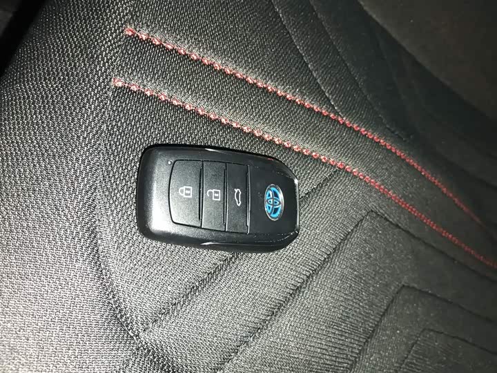 Фото 9 - Toyota Corolla