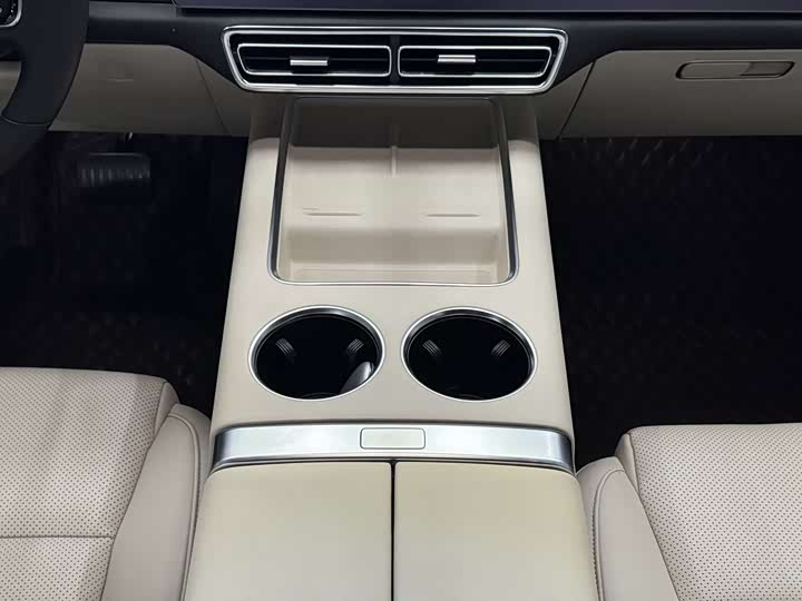 Фото 14 - LiXiang L8