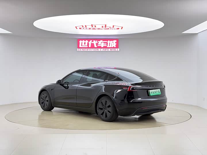 Фото 4 - Tesla Model 3