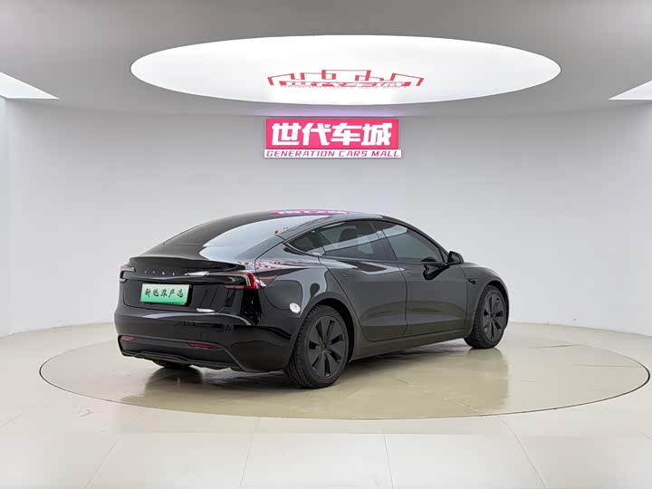 Фото 6 - Tesla Model 3