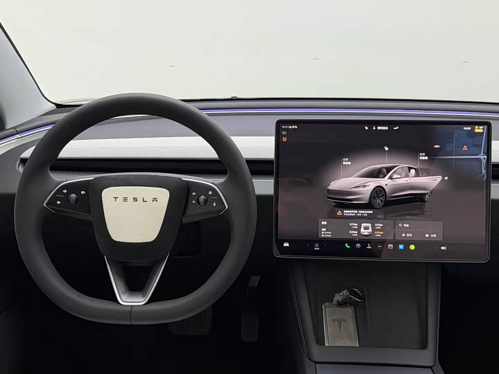 Фото 9 - Tesla Model 3