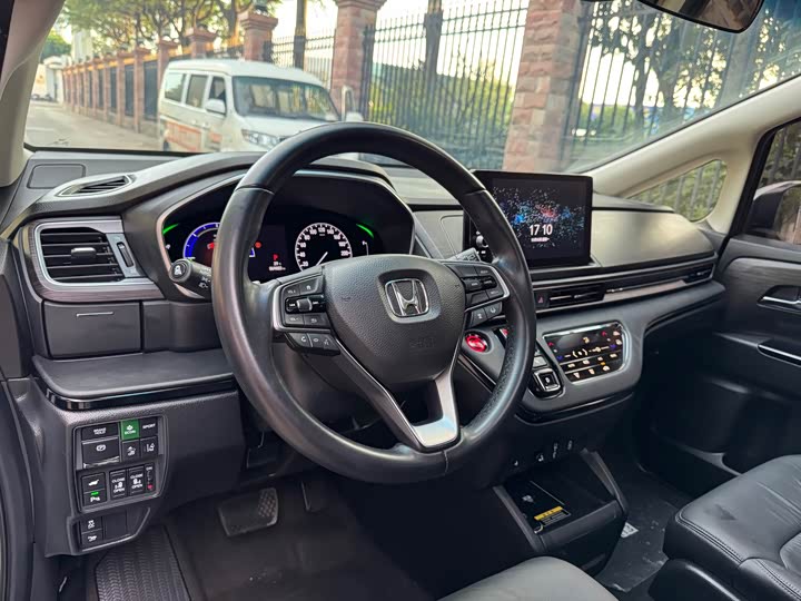 Фото 14 - Honda Elysion