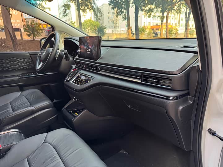 Фото 15 - Honda Elysion