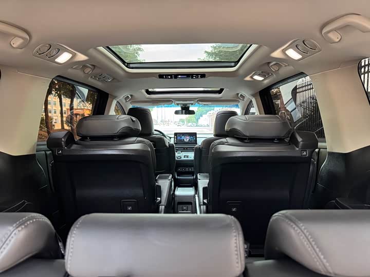 Фото 20 - Honda Elysion