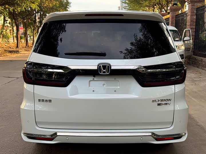 Фото 4 - Honda Elysion