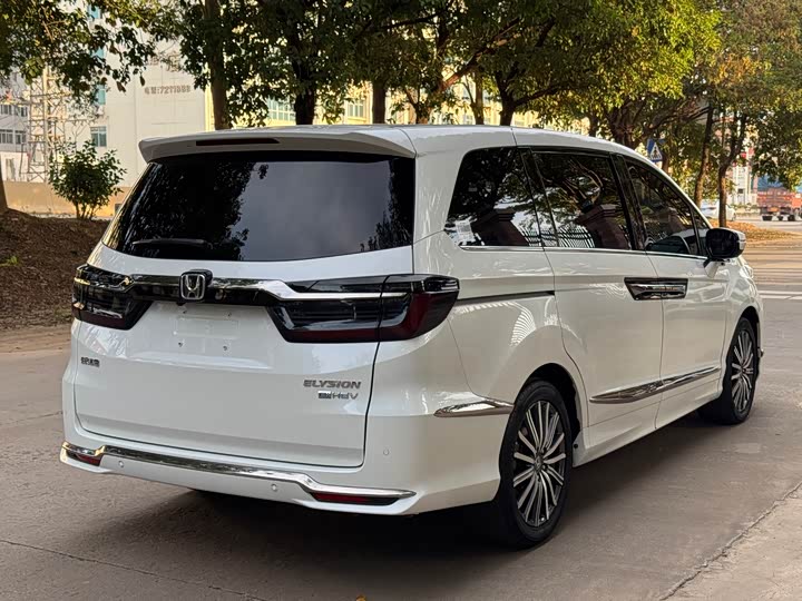Фото 6 - Honda Elysion