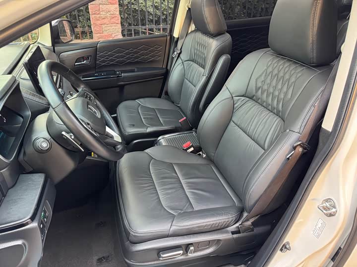 Фото 7 - Honda Elysion