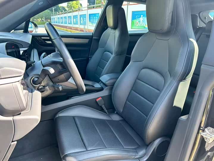 Фото 4 - Porsche Macan EV