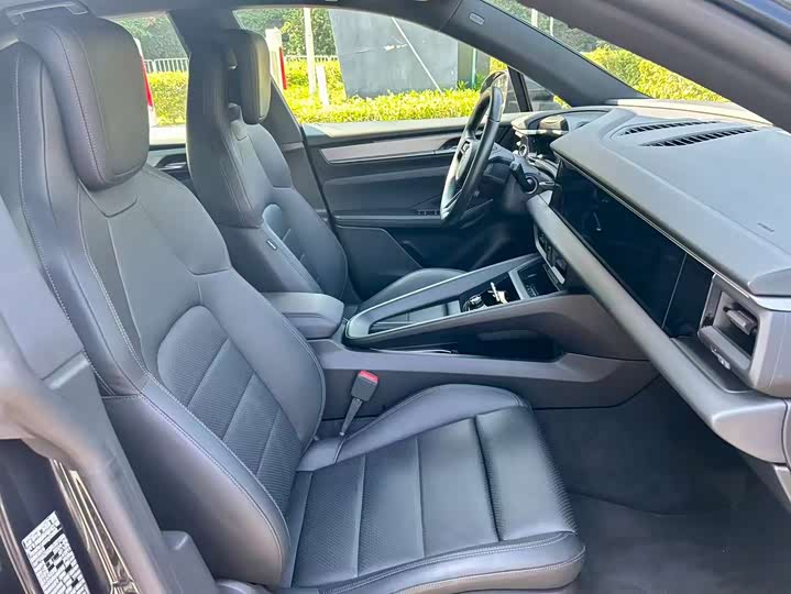 Фото 9 - Porsche Macan EV