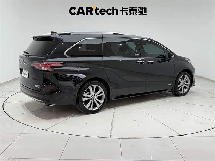 Фото 11 - Toyota Sienna