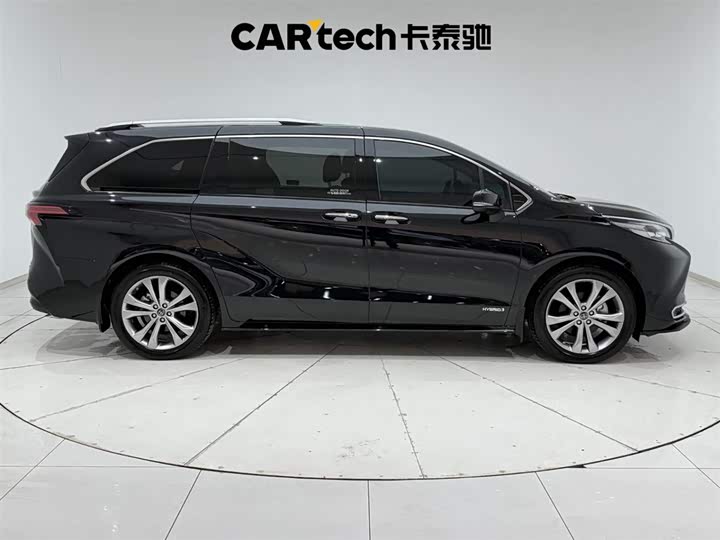 Фото 12 - Toyota Sienna