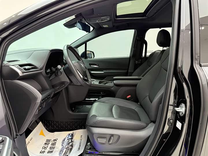 Фото 15 - Toyota Sienna