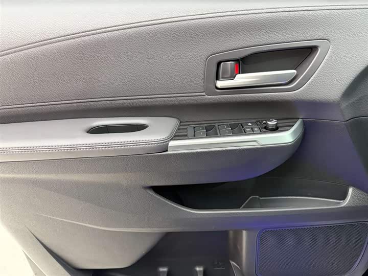 Фото 21 - Toyota Sienna