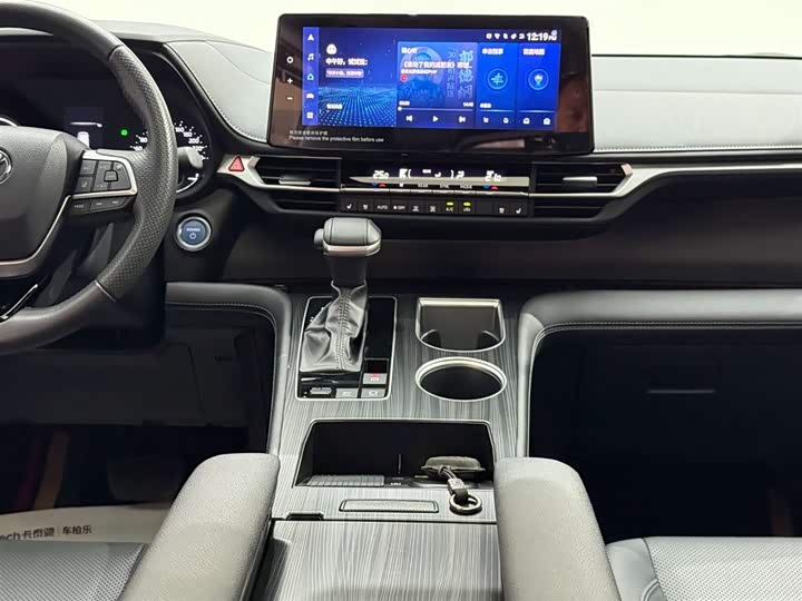 Фото 25 - Toyota Sienna