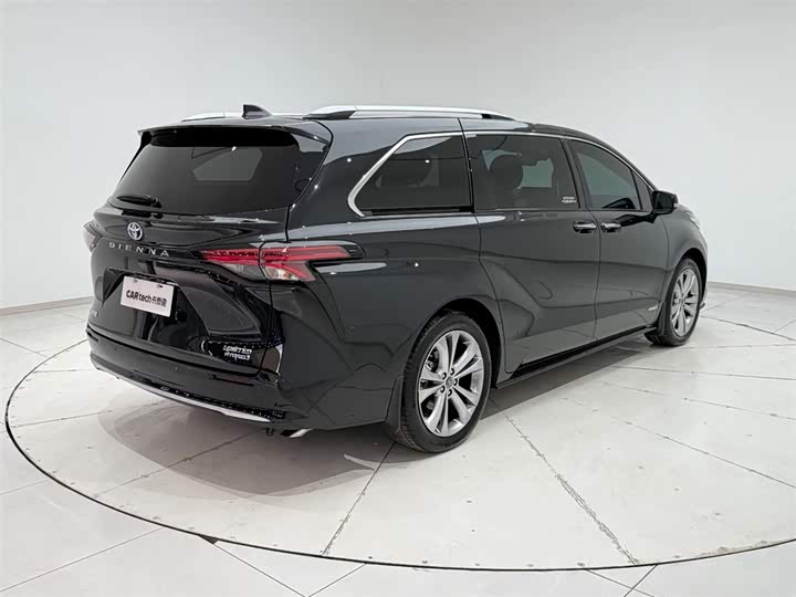 Фото 8 - Toyota Sienna