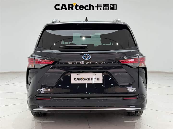 Фото 9 - Toyota Sienna