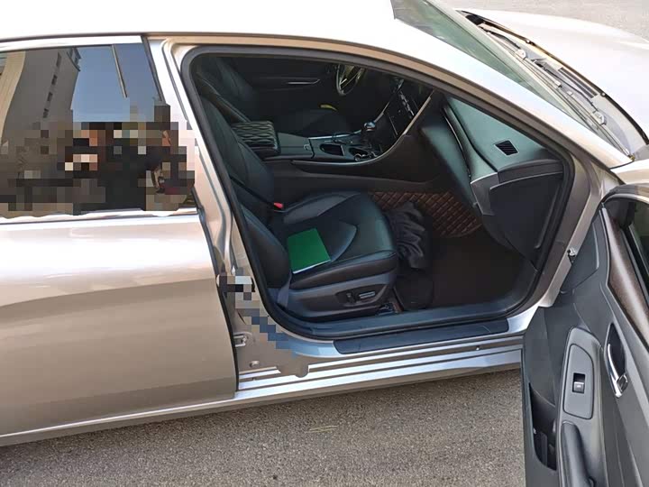 Фото 20 - Toyota Avalon