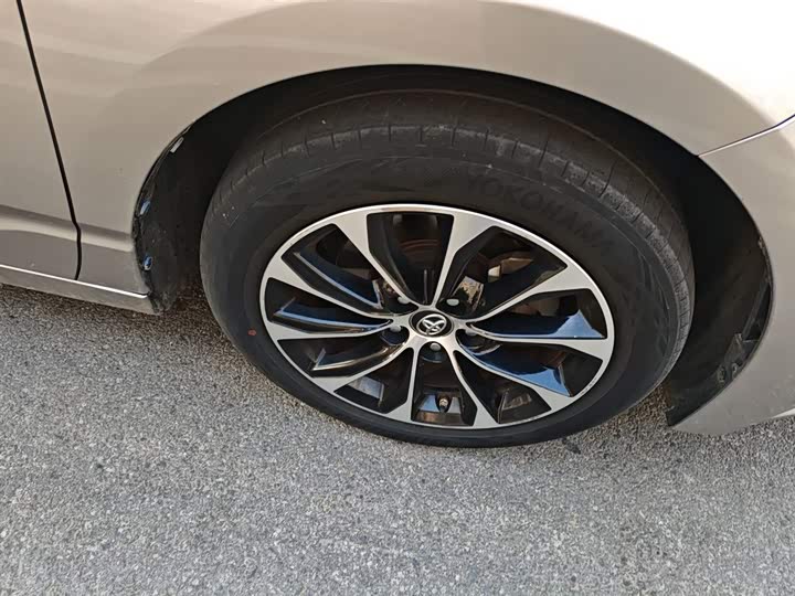 Фото 31 - Toyota Avalon