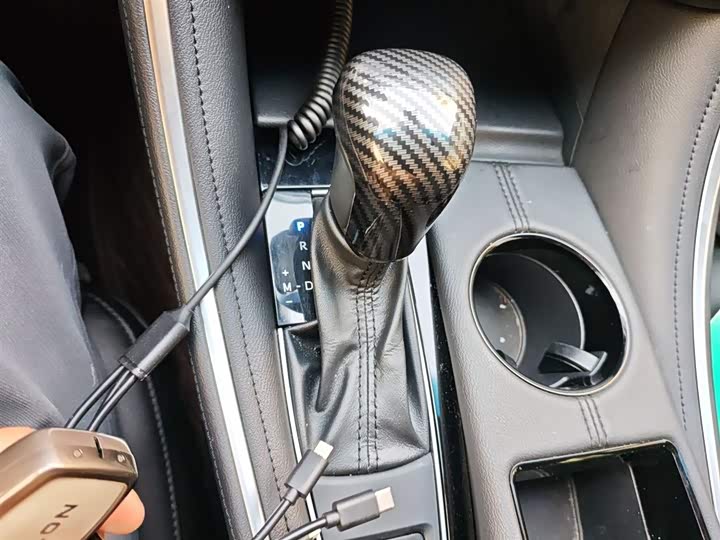 Фото 7 - Toyota Avalon