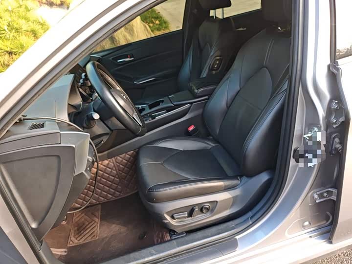 Фото 8 - Toyota Avalon