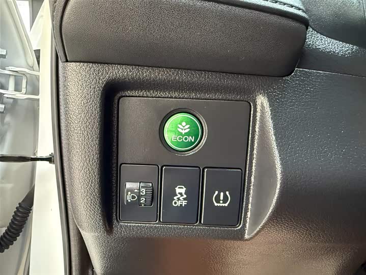 Фото 10 - Honda Vezel