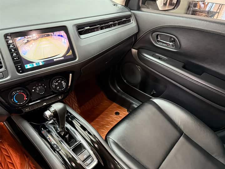 Фото 13 - Honda Vezel