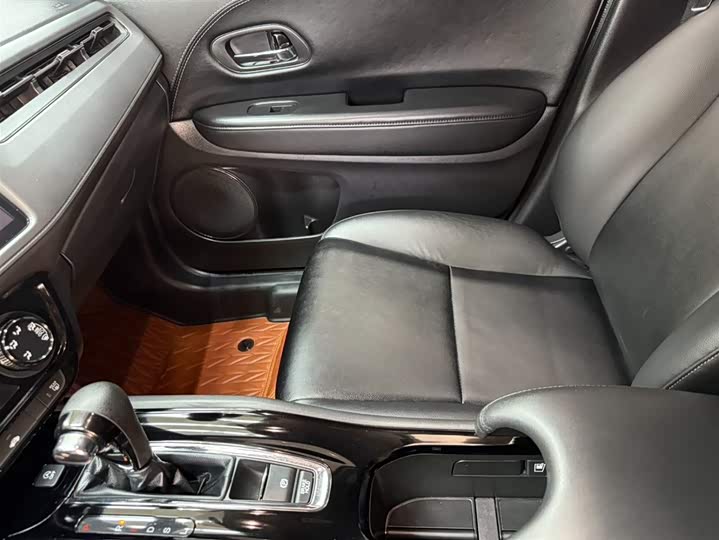 Фото 14 - Honda Vezel