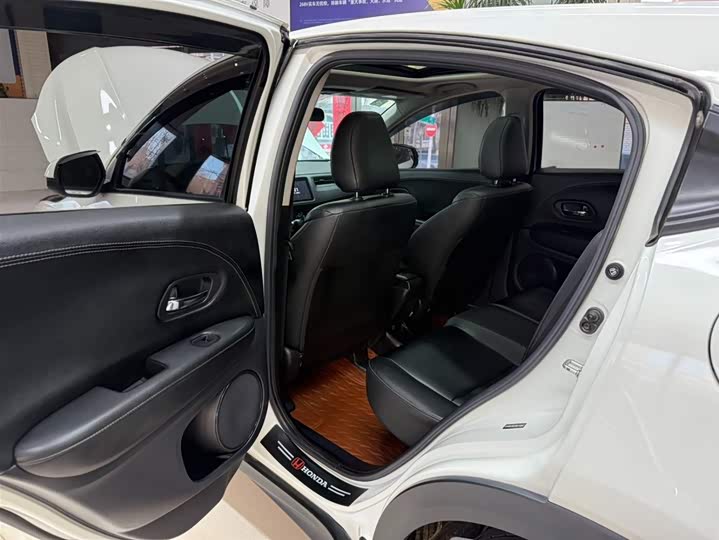 Фото 17 - Honda Vezel