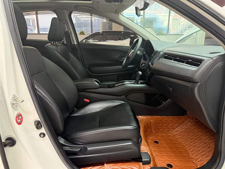 Фото 20 - Honda Vezel