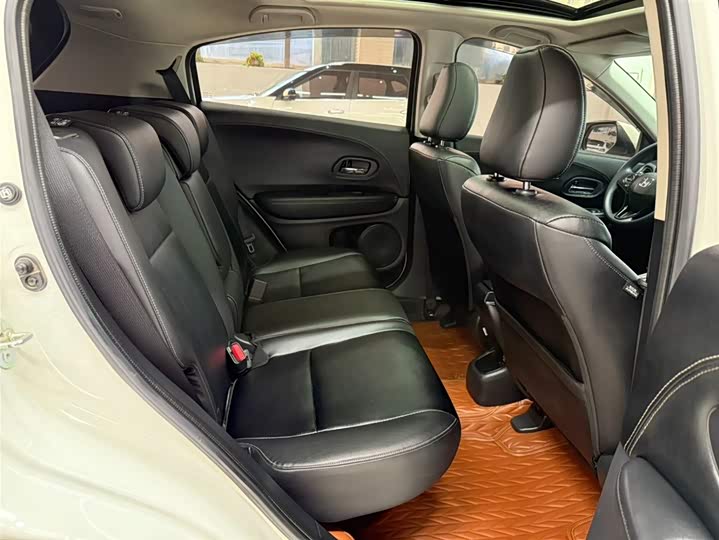 Фото 21 - Honda Vezel