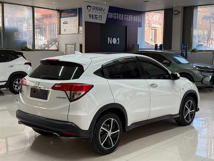 Фото 4 - Honda Vezel